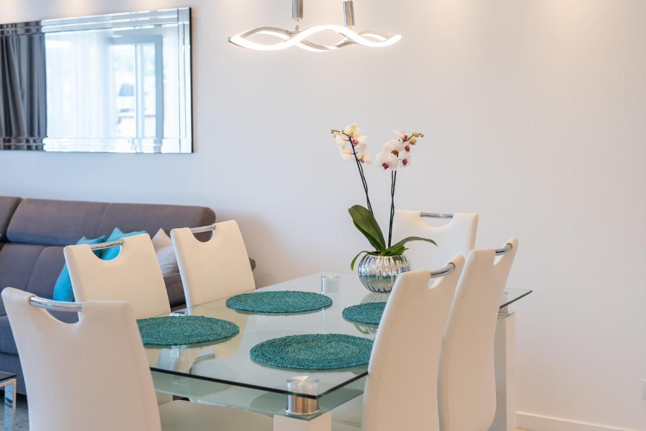Stylish Vacation Apartment With Parking In Miedzyzdroje By Noclegi Renters Extérieur photo